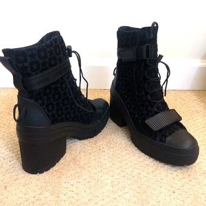 Converse GR82 - Black Limited Edition